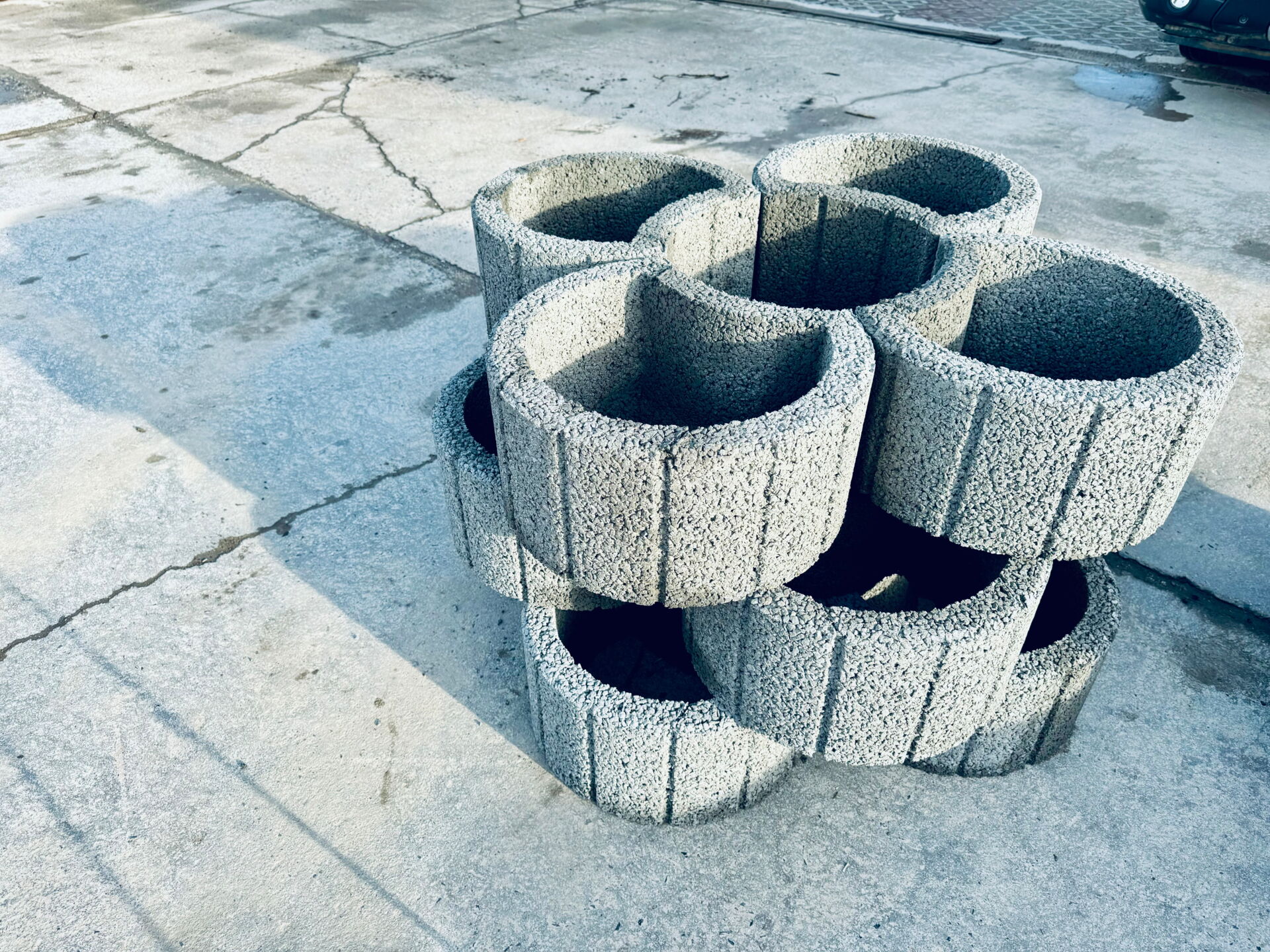  Betonpflanzringe auf Palette